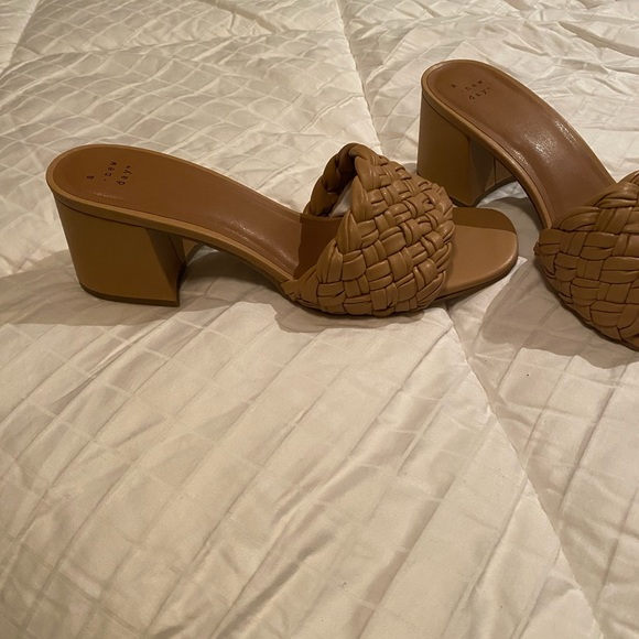 Slide Heels Tan Braided Detail - Picture 7 of 9